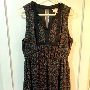 Super cute ditsy floral dress